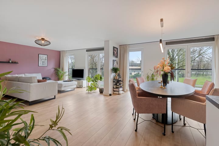 Appartement - Prinses Ireneplateau/Utrecht (€2495.00/98.00m2)