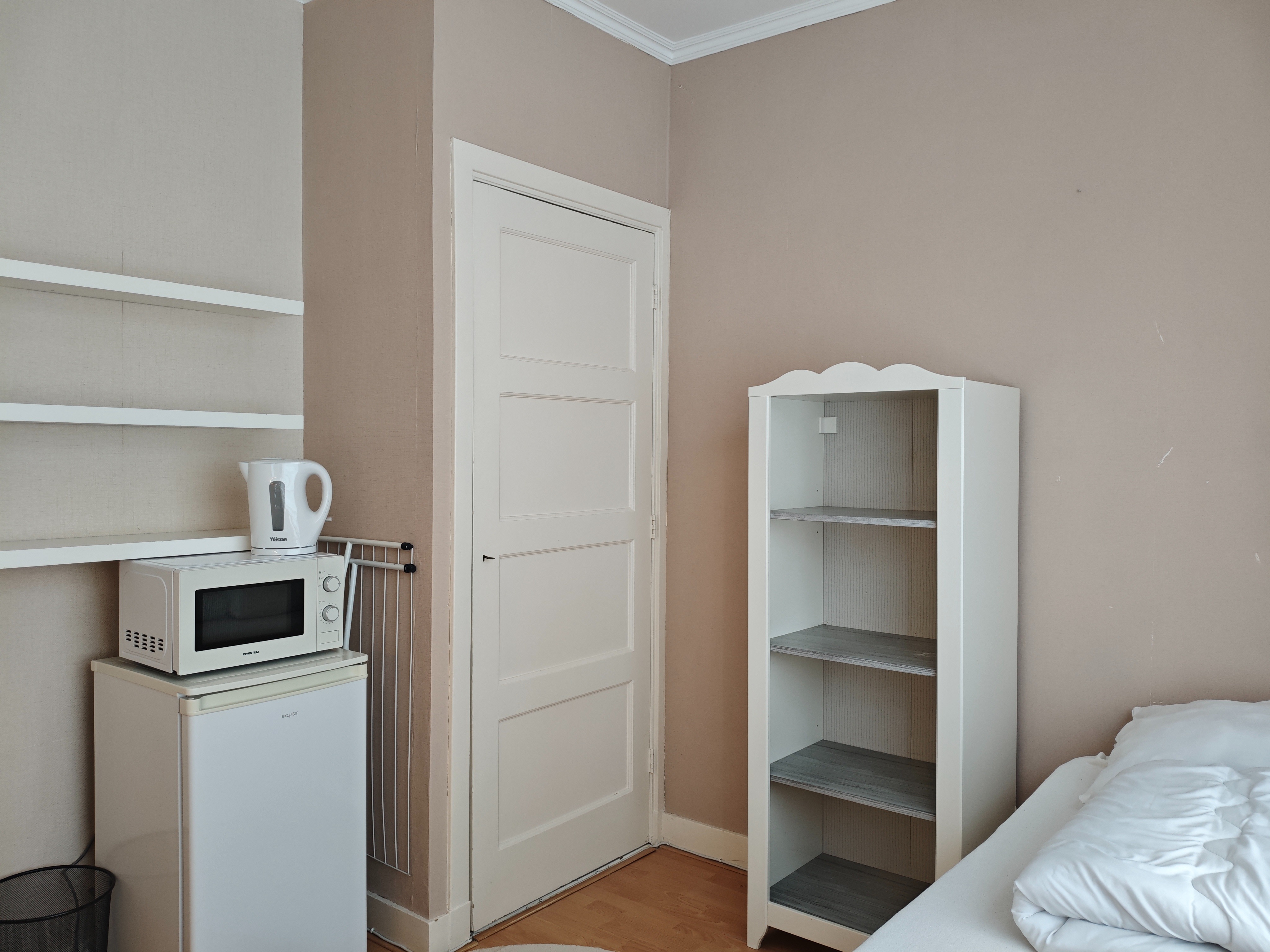 Kamer Veenendaalkade in Den Haag