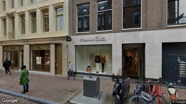 Appartement Pieter Cornelisz. Hooftstraat in Amsterdam
