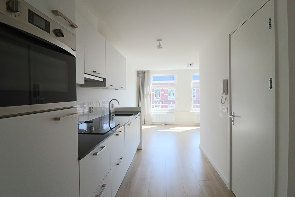 Apartment Albert Cuypstraat in Amsterdam
