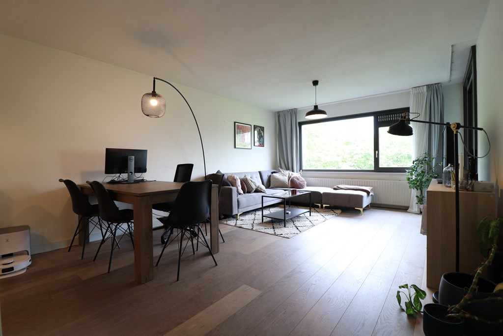Apartment Sarphatistraat in Amsterdam
