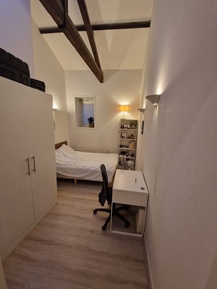 Kamer - Near metro station Rokin/Amsterdam (€1300.00/100.00m2)