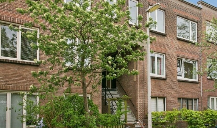 Apartment Anjelierstraat in Den Haag