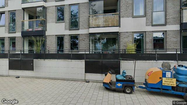 Apartment Van de Sande Bakhuijzenstraat in Amsterdam