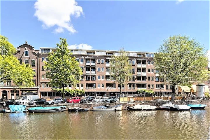 Apartment Bilderdijkkade in Amsterdam