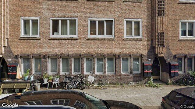 Apartment Bloys van Treslongstraat in Amsterdam