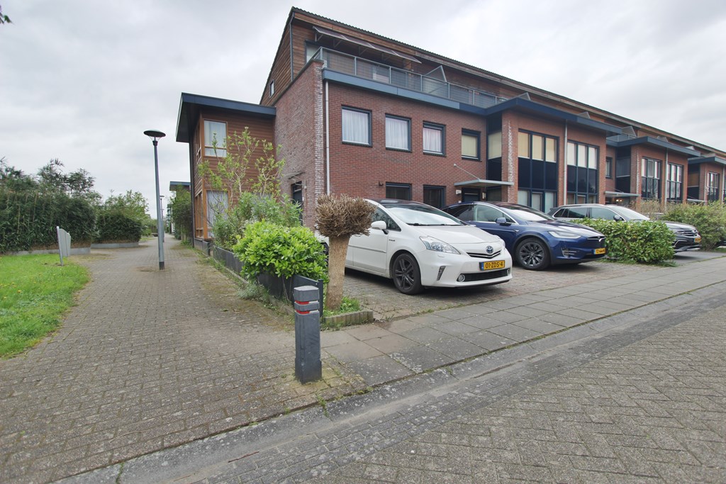 Huurwoning - Delacroixstraat/Almere (€2745.00/159.00m2)