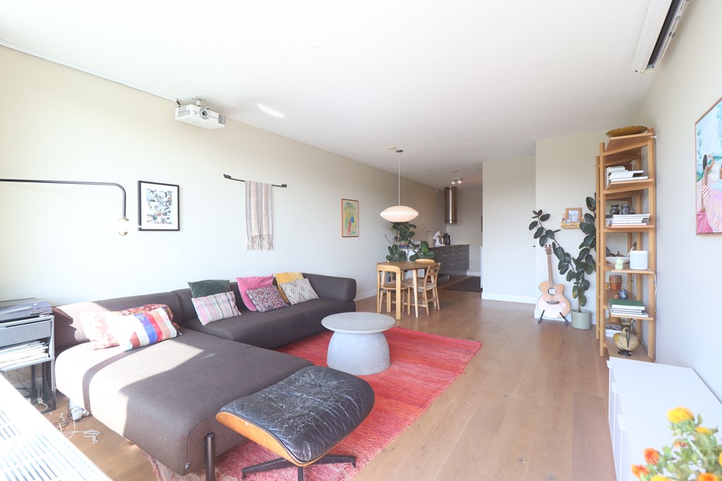 Apartment Willem Augustinstraat in Amsterdam